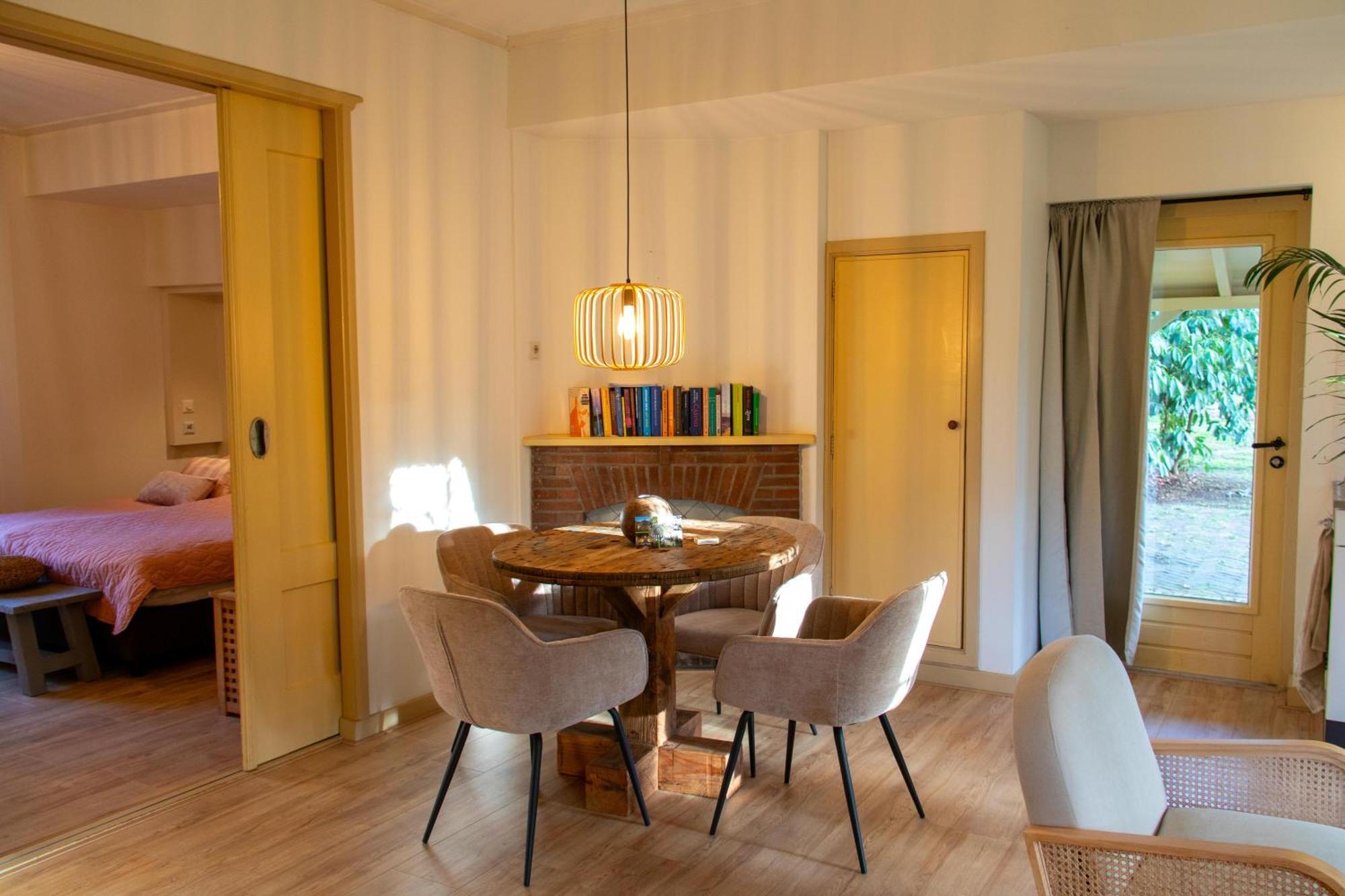 De Consistorie Hotel Veenhuizen Bagian luar foto